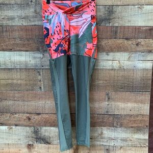 Gymshark nikki blackketter pineapple leggings